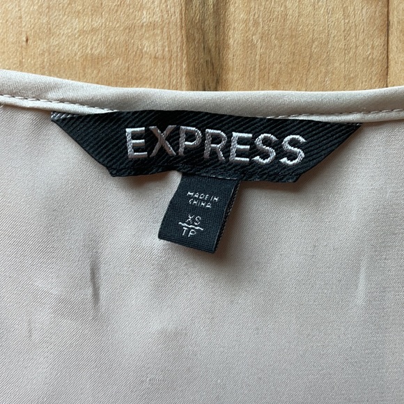 Express short sleeved shirt - Picture 2 of 4